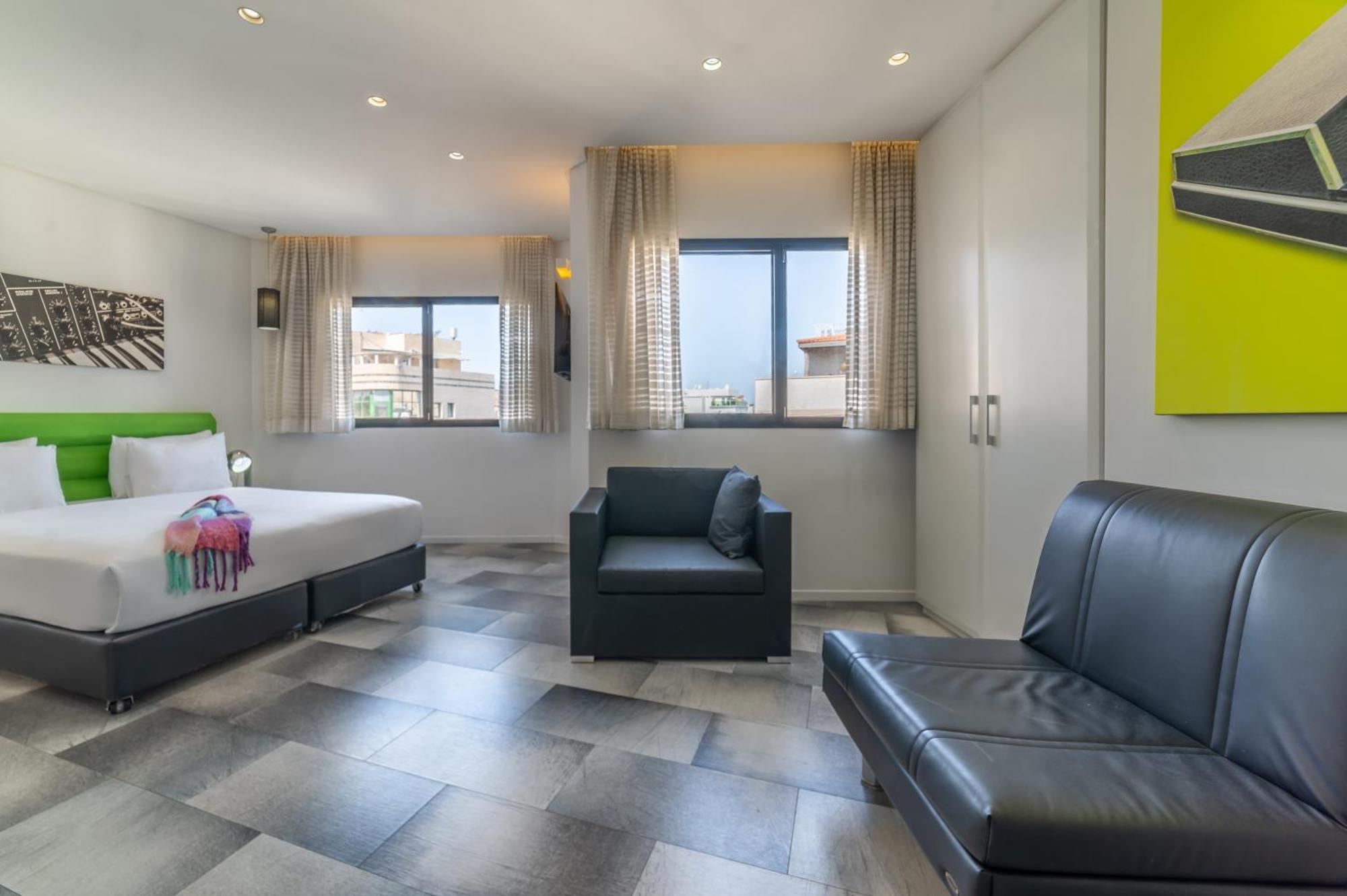 130 Rock Apartments Tel Aviv Room photo