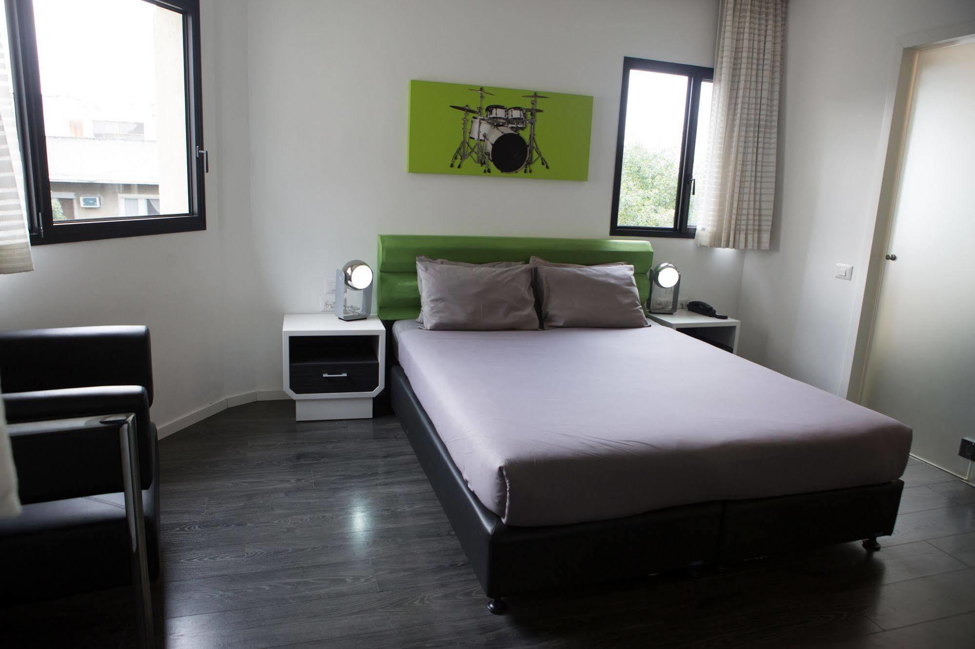 130 Rock Apartments Tel Aviv Exterior photo